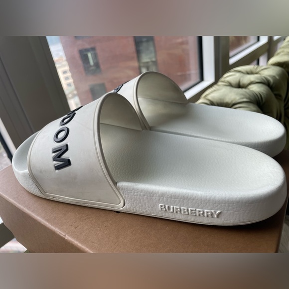 Burberry Kingdom LOGO SLIDES - Picture 10 of 16